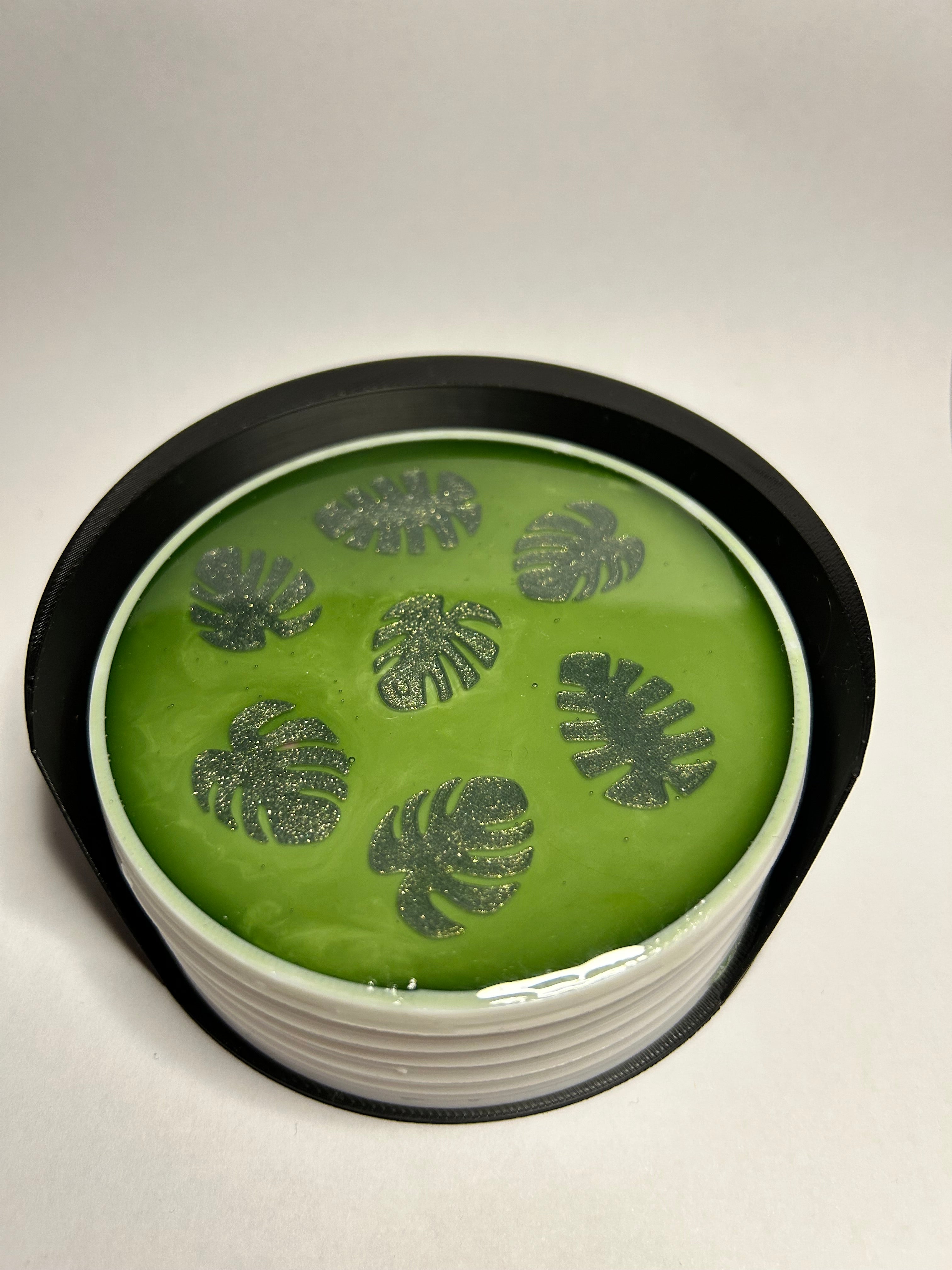 Tassenuntersetzer „Tropical Green“ 🌿 – handgemacht aus Epoxidharz